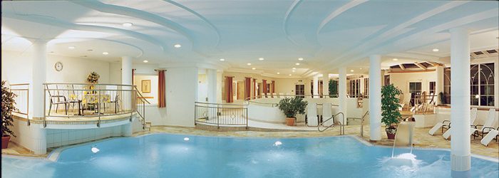 Wellnesshotel mit Schwimmbad in Tirol